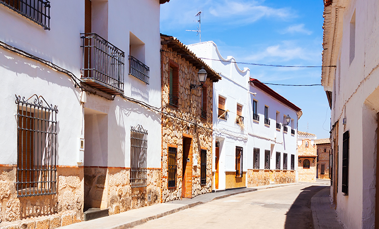 Comparación de métodos de valuación inmobiliaria para distintos tipos de propiedades Comparación de métodos de valuación inmobiliaria para distintos tipos de propiedades