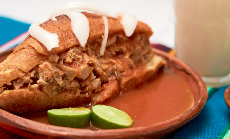 Descubriendo los mejores lugares para comer en Mérida con una guía de Dvelopers.